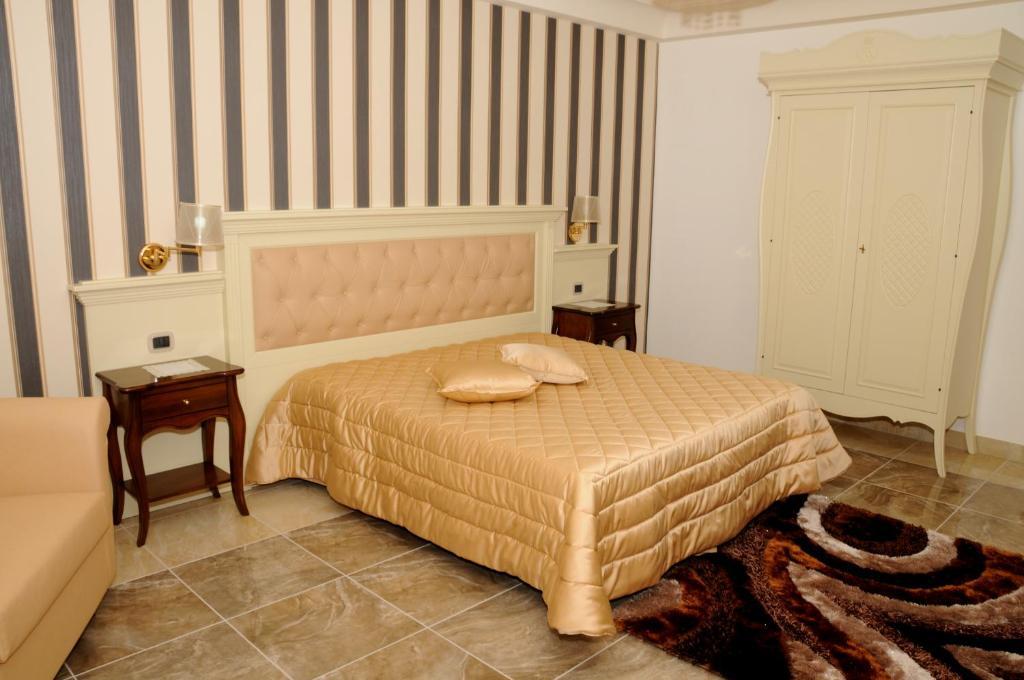 Regina Di Saba - Hotel Villa Per Ricevimenti Grottaminarda Rom bilde
