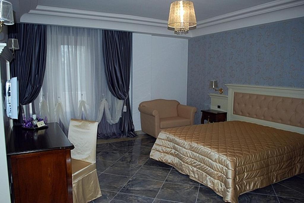 Regina Di Saba - Hotel Villa Per Ricevimenti Grottaminarda Rom bilde